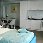 Myosotis Mamaia Studio By The Lake